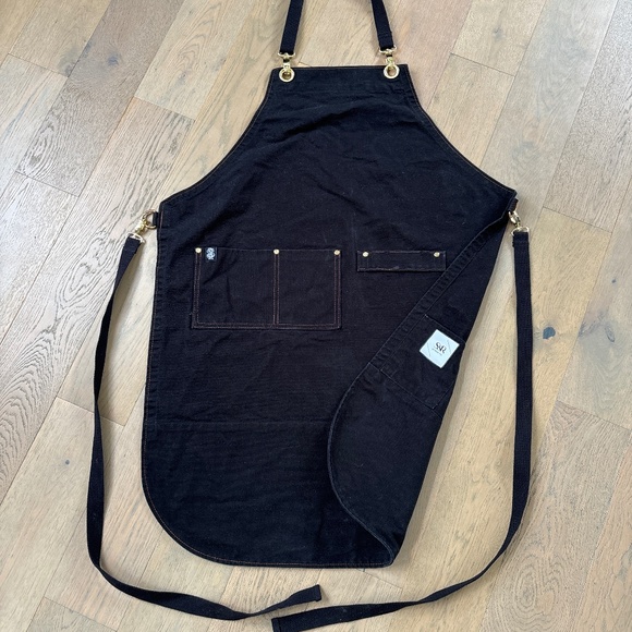 S&R Apron - Picture 1 of 1